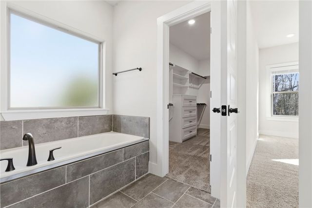 96 Witherby Drive, Bella Vista, AR 72714