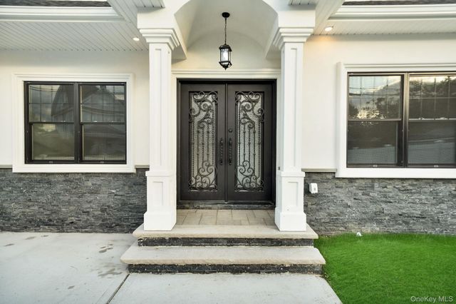 47 E. Cherry Street, Hicksville, NY 11801