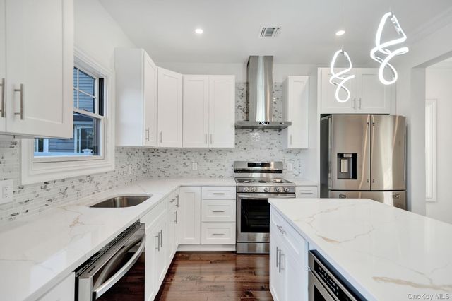 47 E. Cherry Street, Hicksville, NY 11801