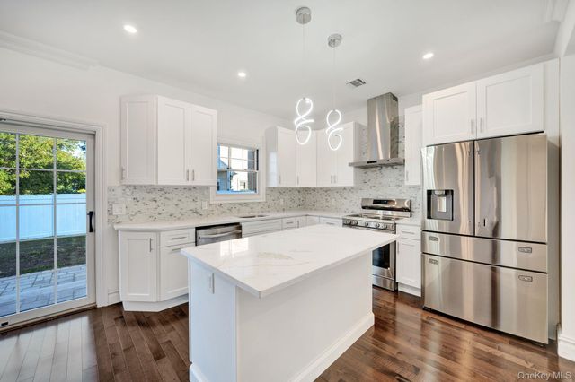 47 E. Cherry Street, Hicksville, NY 11801