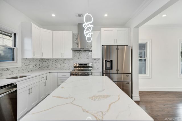 47 E. Cherry Street, Hicksville, NY 11801