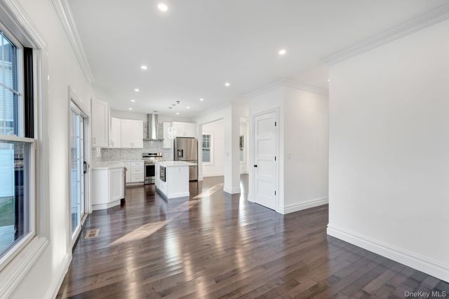 47 E. Cherry Street, Hicksville, NY 11801