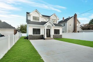 47 E. Cherry Street, Hicksville, NY 11801