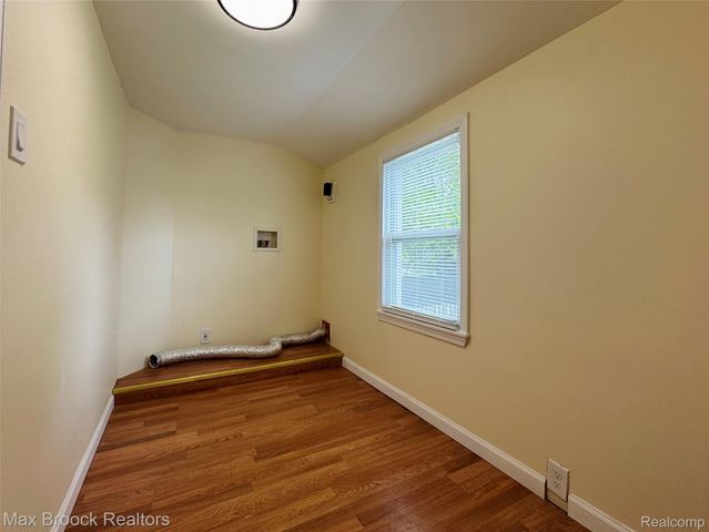 25973 Southwestern Highway, Redford Charter Township, MI 48239