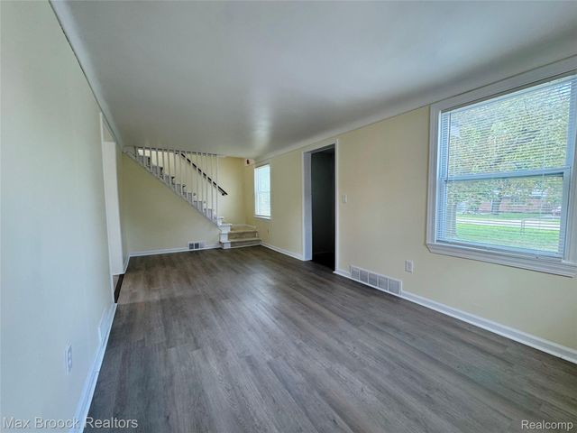 25973 Southwestern Highway, Redford Charter Township, MI 48239