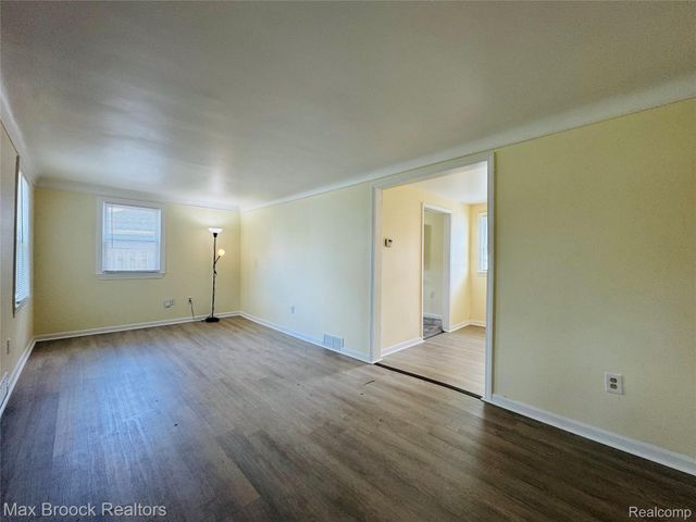 25973 Southwestern Highway, Redford Charter Township, MI 48239