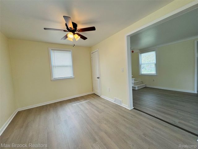 25973 Southwestern Highway, Redford Charter Township, MI 48239