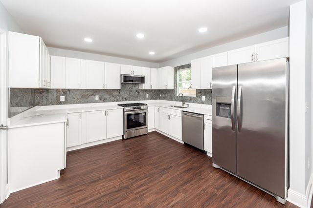 8330 Longridge Road, North Charleston, SC 29418