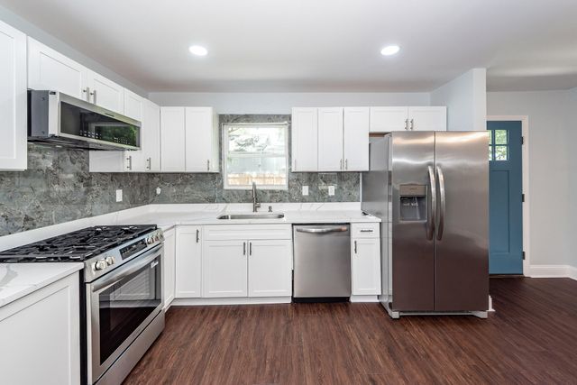 8330 Longridge Road, North Charleston, SC 29418