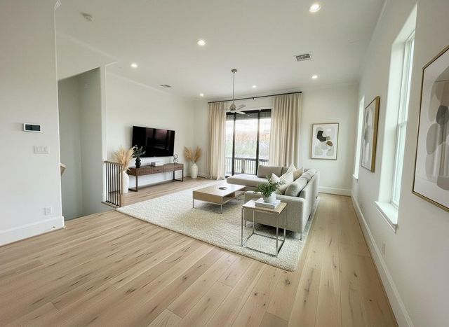 1004 Lamelia Lane, Houston, TX 77008