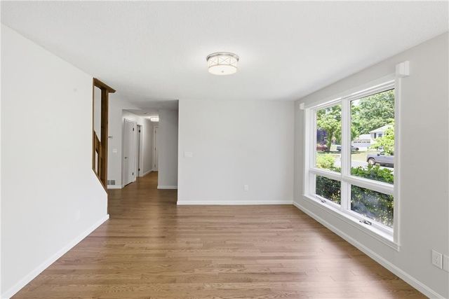 32 Briarwood Road, Lincoln, RI 02865