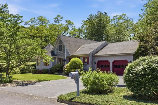 32 Briarwood Road, Lincoln, RI 02865