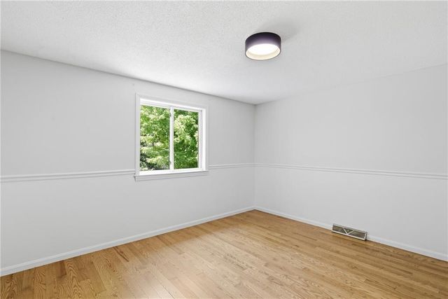 32 Briarwood Road, Lincoln, RI 02865