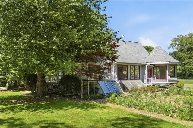 32 Briarwood Road, Lincoln, RI 02865