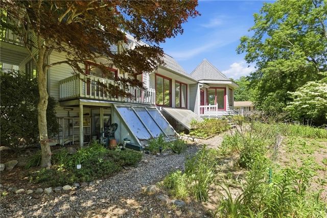 32 Briarwood Road, Lincoln, RI 02865