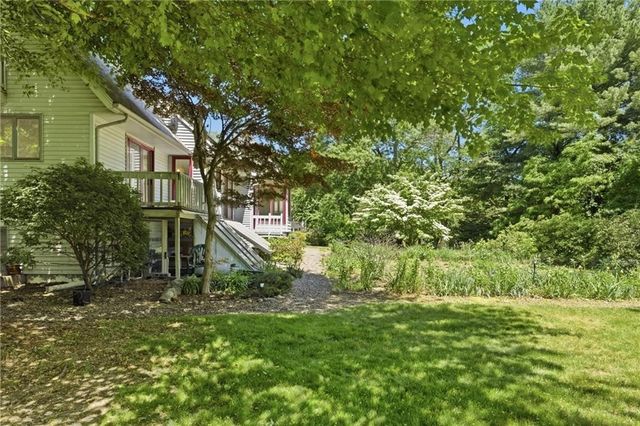 32 Briarwood Road, Lincoln, RI 02865