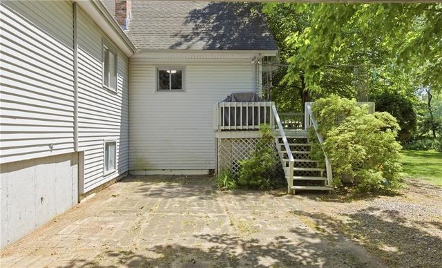 32 Briarwood Road, Lincoln, RI 02865
