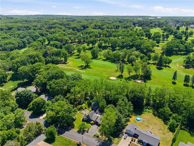 32 Briarwood Road, Lincoln, RI 02865