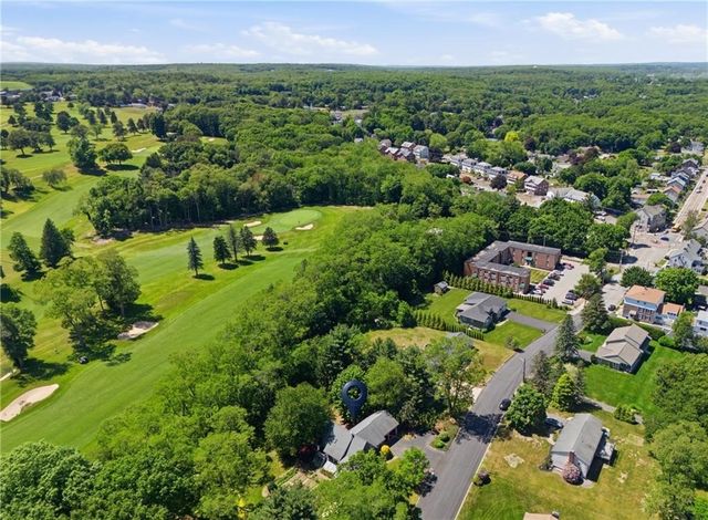 32 Briarwood Road, Lincoln, RI 02865