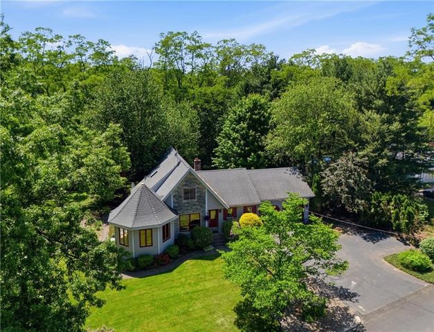 32 Briarwood Road, Lincoln, RI 02865