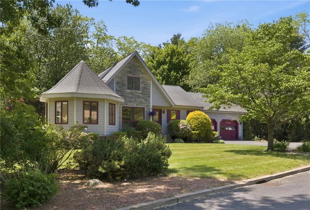 32 Briarwood Road, Lincoln, RI 02865