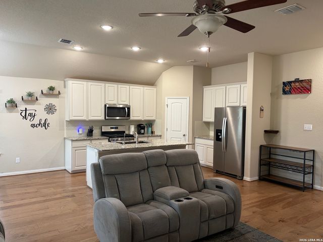 27915 LOKAYA FLS, Boerne, TX 78015
