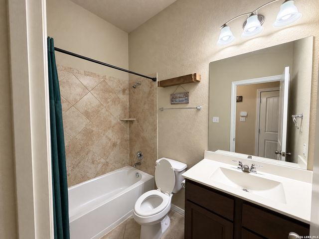 27915 LOKAYA FLS, Boerne, TX 78015
