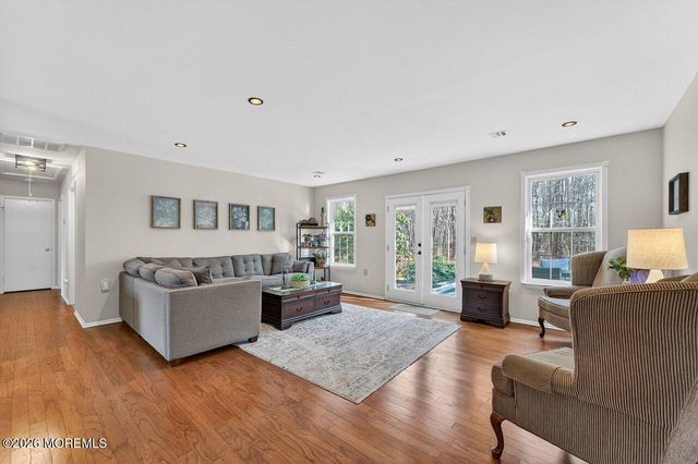 569 Winterberry Boulevard, Jackson, NJ 08527