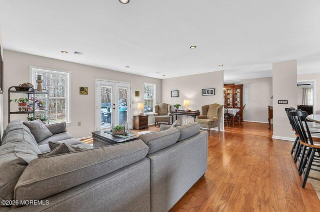 569 Winterberry Boulevard, Jackson, NJ 08527