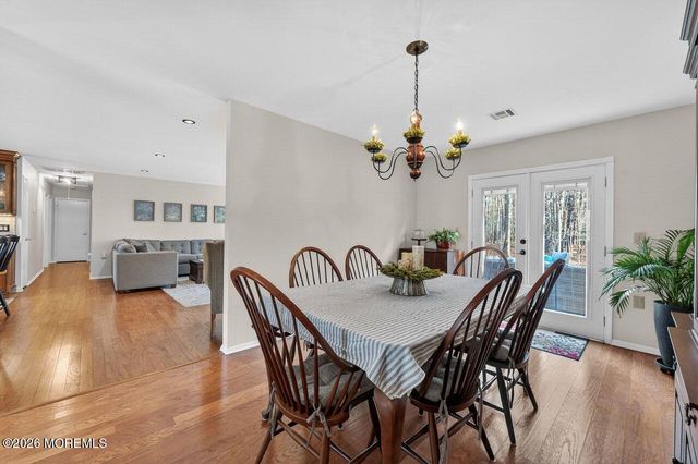 569 Winterberry Boulevard, Jackson, NJ 08527