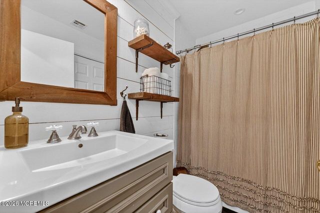 569 Winterberry Boulevard, Jackson, NJ 08527