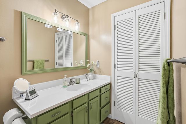 1684 Covington Lane, Eagan, MN 55122