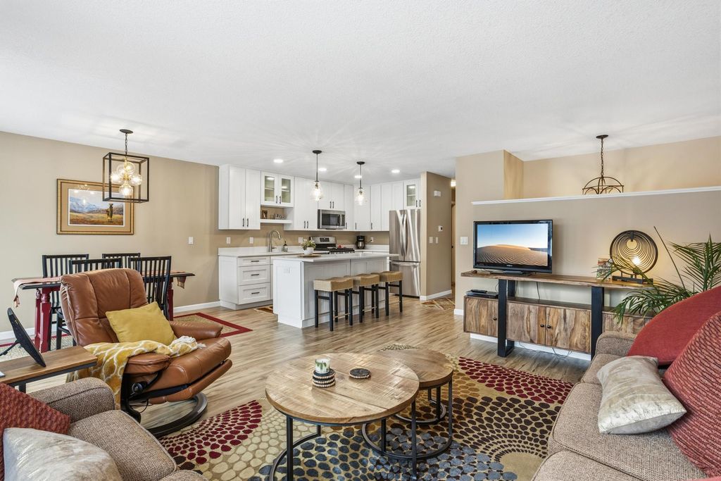 1684 Covington Lane, Eagan, MN 55122