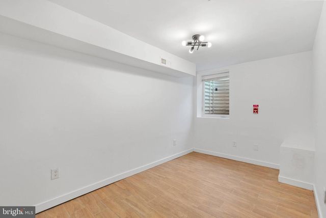 2017 W OXFORD ST, Philadelphia, PA 19121