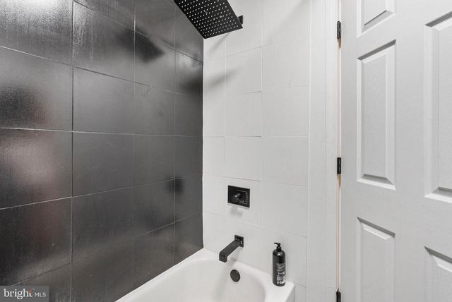 2017 W OXFORD ST, Philadelphia, PA 19121