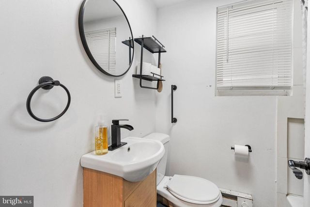 2017 W OXFORD ST, Philadelphia, PA 19121