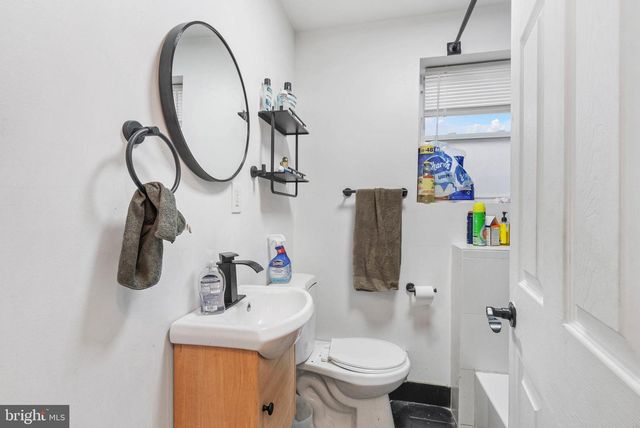 2017 W OXFORD ST, Philadelphia, PA 19121