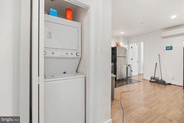 2017 W OXFORD ST, Philadelphia, PA 19121