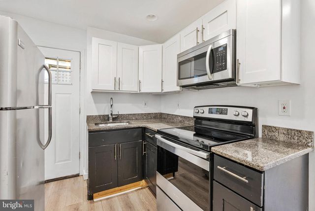 2017 W OXFORD ST, Philadelphia, PA 19121