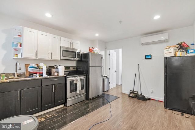 2017 W OXFORD ST, Philadelphia, PA 19121