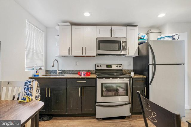 2017 W OXFORD ST, Philadelphia, PA 19121