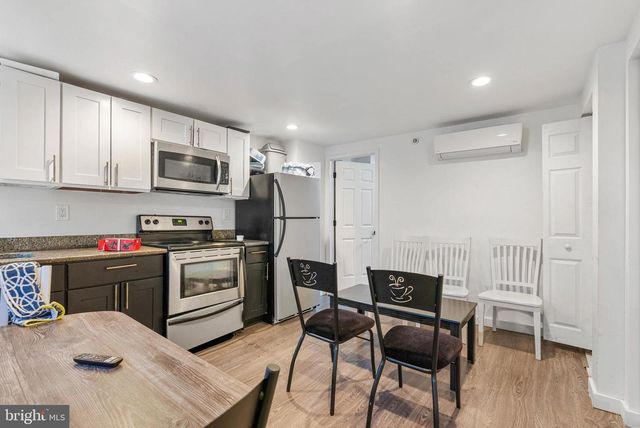 2017 W OXFORD ST, Philadelphia, PA 19121