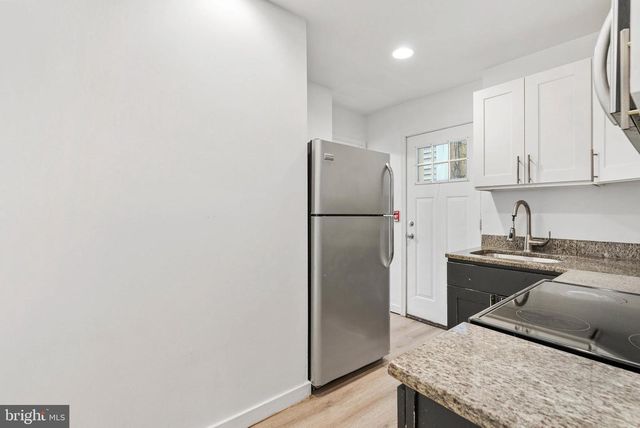 2017 W OXFORD ST, Philadelphia, PA 19121