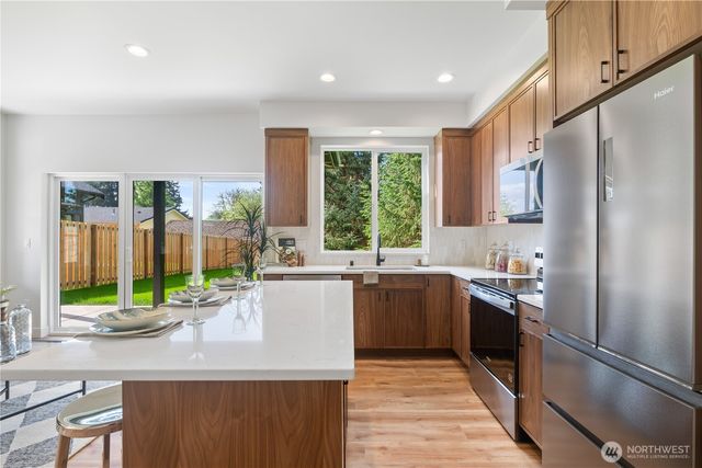 2907 Cedarwood Avenue, Bellingham, WA 98225