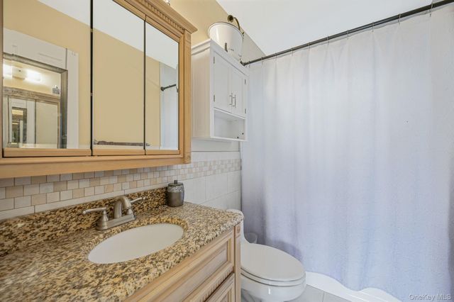 45 Feustal Street, Lindenhurst, NY 11757