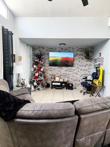 234 ZUMBADOR, Rio Grande, PR 00745