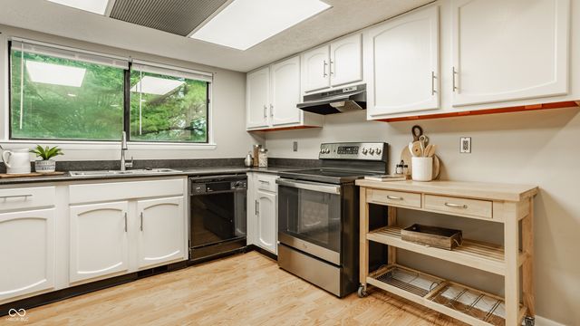 4965 Hawthorne Way, Avon, IN 46123