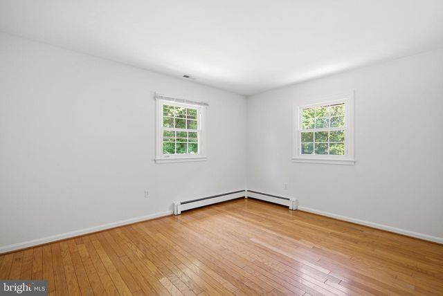 5104 ROANOKE PL, College Park, MD 20740