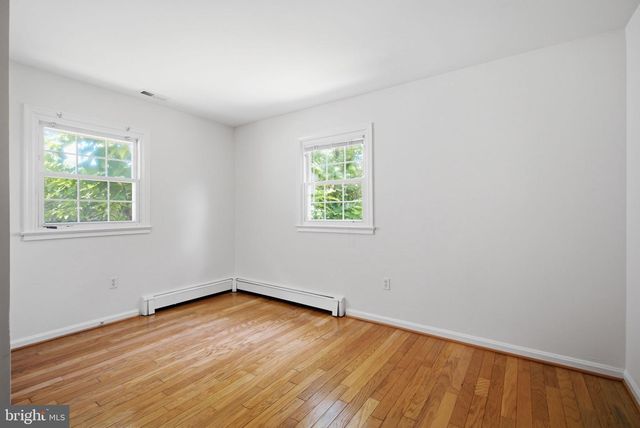 5104 ROANOKE PL, College Park, MD 20740