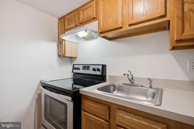 5104 ROANOKE PL, College Park, MD 20740